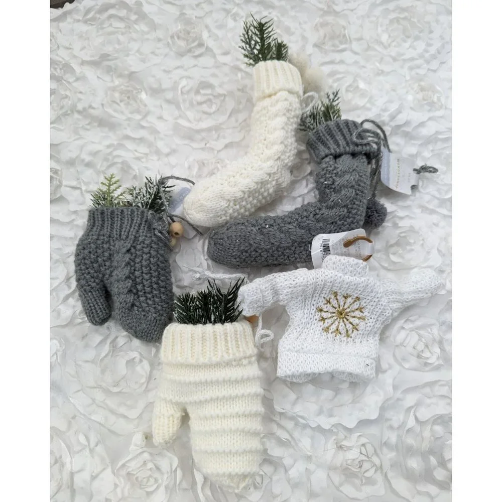 15 pieces knitted Xmas ornaments NEW Wondershop‎ by Target Mittens socks sweater
